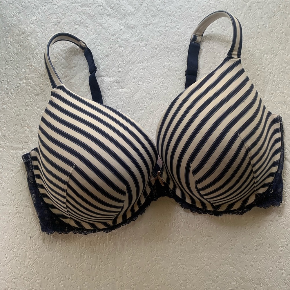 EUC Cacique Boost/Plunge Sailor Stripe Bra- 40DDD